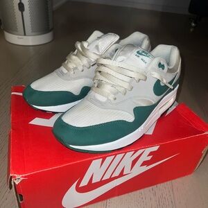 Nike Air Max Sneakers in Teal and Cream